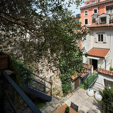 Giardino Segreto, In Centro *