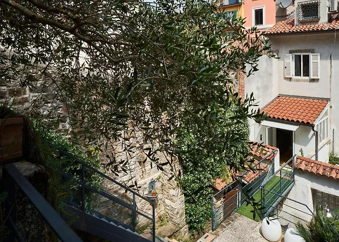 Giardino Segreto, In Centro *